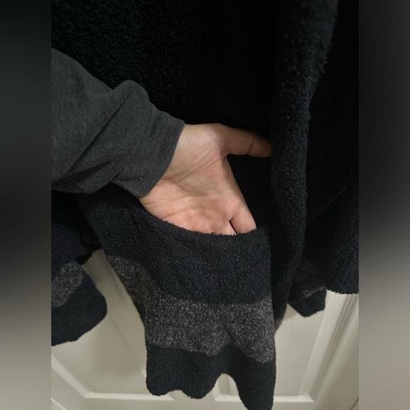 Barefoot Dreams Cozy Chic Lite Cliffside Wrap Cardigan O/S Black Graphite - Picture 6 of 9